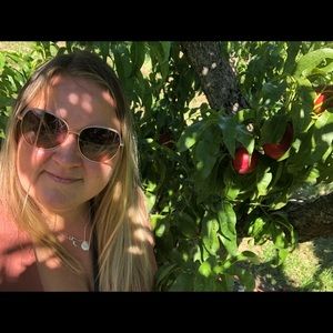 Meet your Posher, Sherry